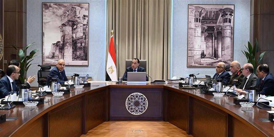 رئيس الوزراء يتابع الموقف التنفيذي لتصويب تواجدات طرح النهر